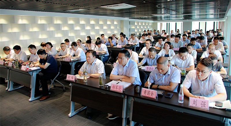 熊良虎在讲主题教育党课时指出：：：不忘初心铸党魂、、、切记使命勇继承，，永做新时代高质量生长的奋斗者