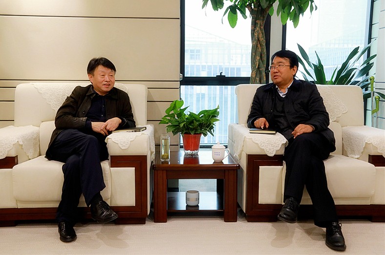 熊良虎会见宝鸡市生态情形局党组书记、、局长赵永怀