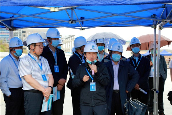 人生就是博集团复工复产促增添项目观摩聚会与会职员走进大秦国源三秦环保秦邦园区在榆项目