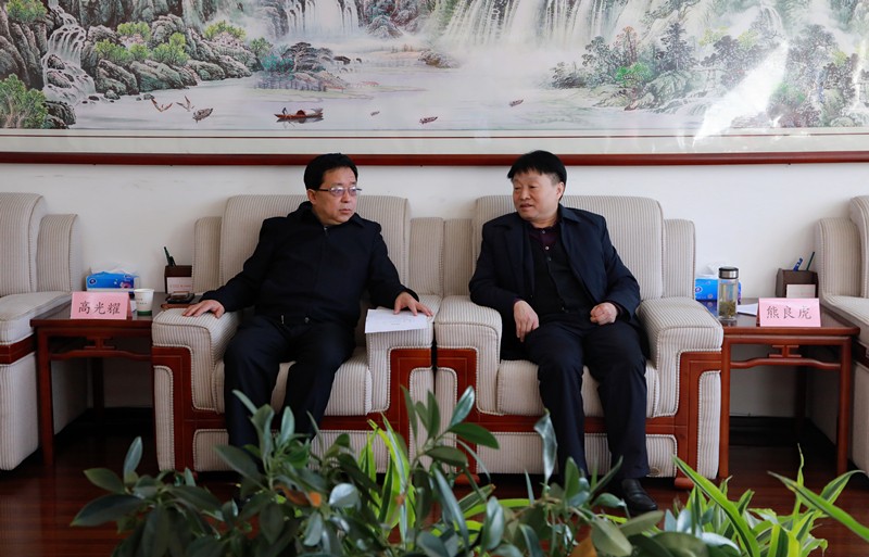 熊良虎拜会榆林市市长李春临、、副市长张胜利