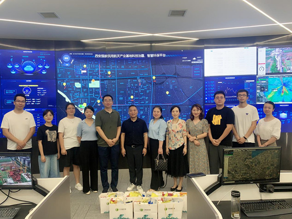 人生就是博集团开展“送清凉”活动 关爱一线职工