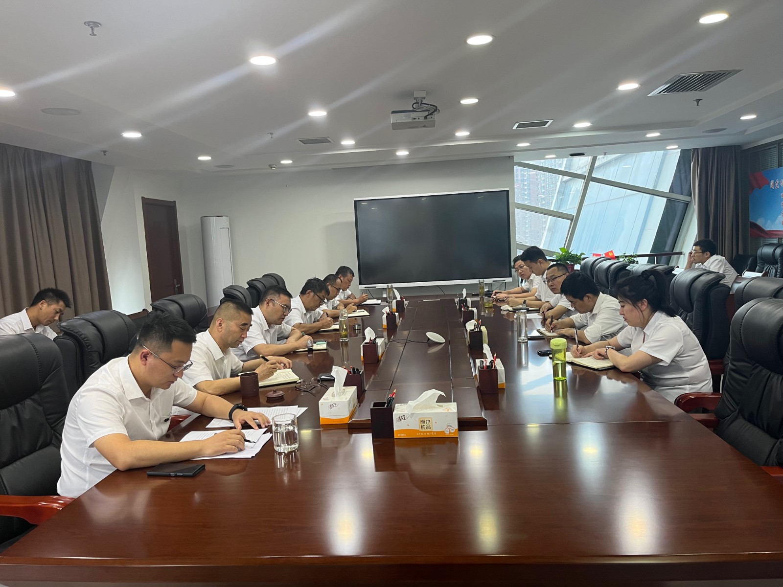 水情形公司转达学习集团公司“三个年”活动推进会聚会精神