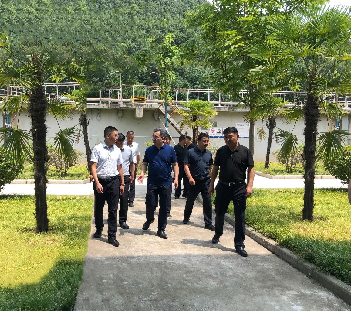 山阳县委副书记、、、县长李凌云到水情形山阳公司县城污水处理厂调研