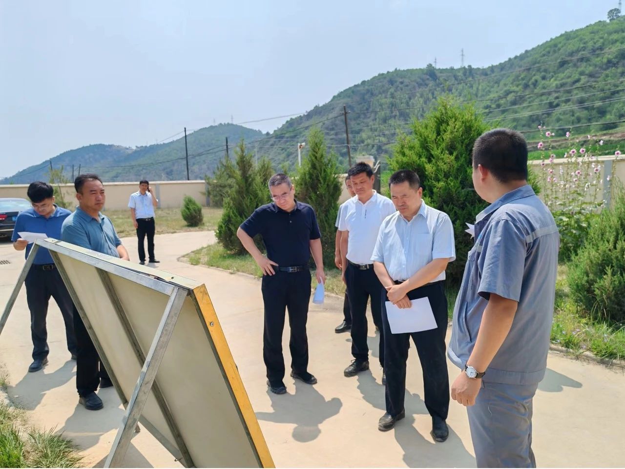 省生态情形厅党组成员、、、副厅长姚晓军到水情形公司安定镇污水处理厂调研